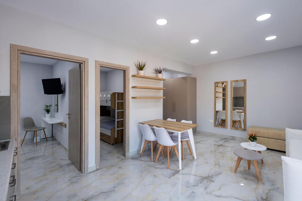 Peters Place - Paros Resort Parasporos ภายนอก รูปภาพ